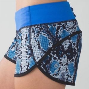 Lululemon Run Speed Shorts Blue Snake Print 6